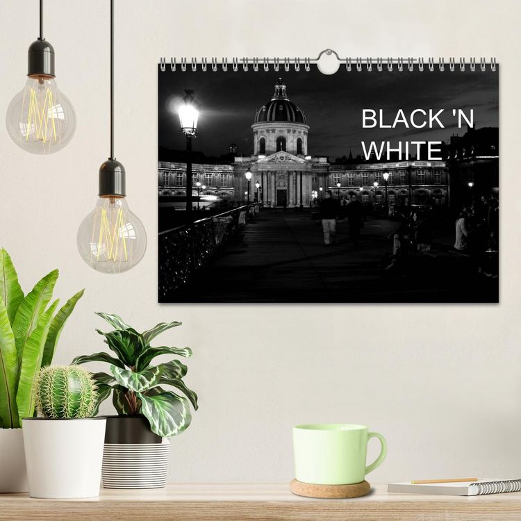 Produktbild: BLACK 'N WHITE (Wandkalender 2026 DIN A4 quer), CALVENDO Monatskalender