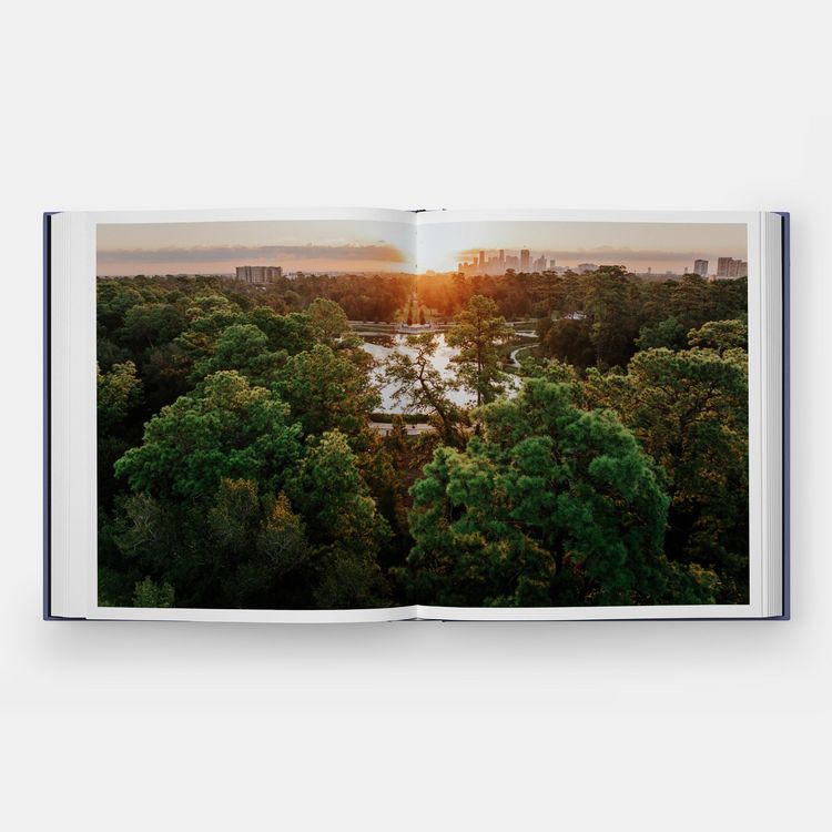 Produktbild: The Land Is Full