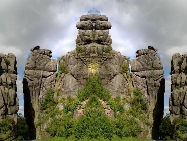 Produktbild: CALVENDO Puzzle Die Externsteine im Spiegel betrachtet | 1000 Teile Lege-Gr&ouml;&szlig;e 64x48cm Foto-Puzzle f&uuml;r gl&uuml;ckliche Stunden