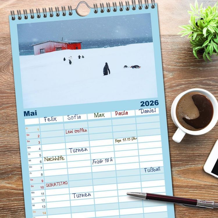 Produktbild: Familienplaner 2026 - Arktis und Antarktis - Eisig durch das Jahr mit 5 Spalten (Wandkalender, 21 x 45 cm) CALVENDO