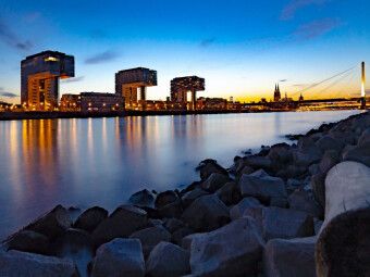 Produktbild: CALVENDO Puzzle Die Kranh&auml;user in K&ouml;ln am Rhein | 1000 Teile Lege-Gr&ouml;&szlig;e 64x48cm Foto-Puzzle f&uuml;r gl&uuml;ckliche Stunden