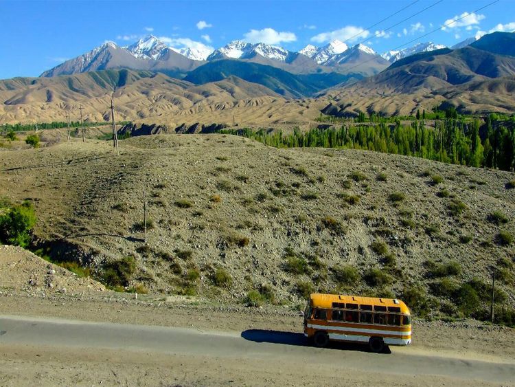 Produktbild: CALVENDO Puzzle Bus nach Tamga, Kirgistan | 1000 Teile Lege-Gr&ouml;&szlig;e 64x48cm Foto-Puzzle f&uuml;r gl&uuml;ckliche Stunden