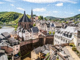 Produktbild: CALVENDO Puzzle Buntes Saarburg im Fr&uuml;hsommer | 1000 Teile Lege-Gr&ouml;&szlig;e 64x48cm Foto-Puzzle f&uuml;r gl&uuml;ckliche Stunden