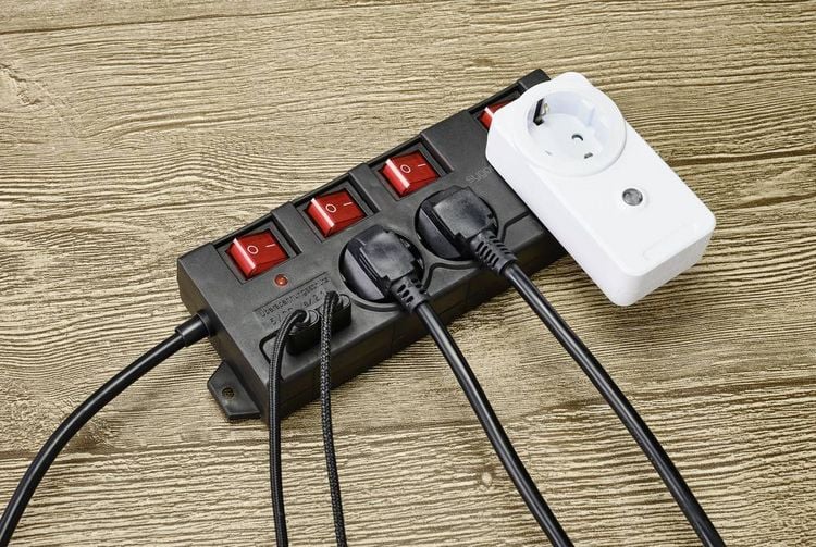 Produktbild: Sygonix RF-4737788 Steckdosenleiste mit Schalter Schwarz Schutzkontakt 1St.