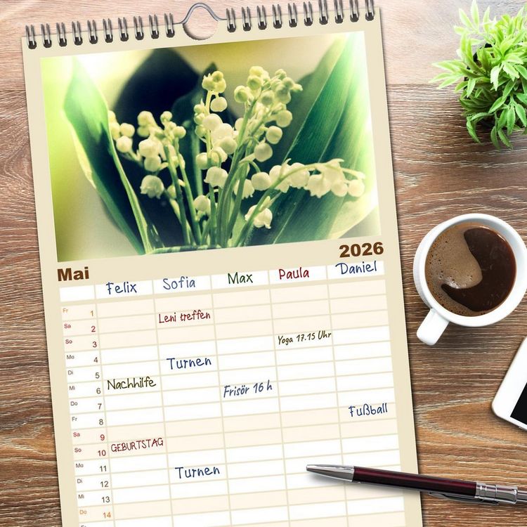 Produktbild: Familienplaner 2026 - Bl&uuml;ten im Retro-Style mit 5 Spalten (Wandkalender, 21 x 45 cm) CALVENDO