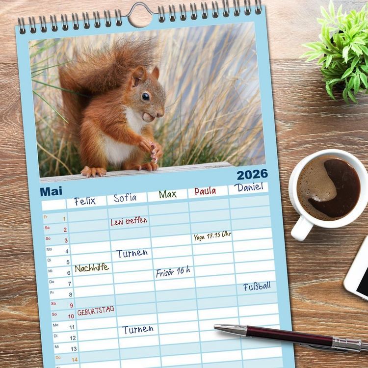 Produktbild: Familienplaner 2026 - Eichh&ouml;rnchen Luna und ihre Kinder mit 5 Spalten (Wandkalender, 21 x 45 cm) CALVENDO