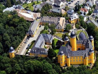 Produktbild: CALVENDO Puzzle Schlo&szlig; Montabaur | 1000 Teile Lege-Gr&ouml;&szlig;e 64x48cm Foto-Puzzle f&uuml;r gl&uuml;ckliche Stunden