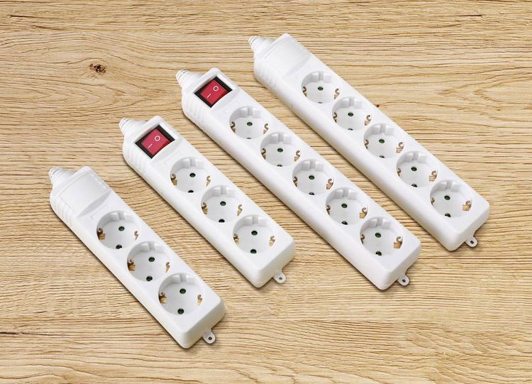 Produktbild: Sygonix BT-2372210 Steckdosenleiste mit Schalter 3fach Wei&szlig; 1St.