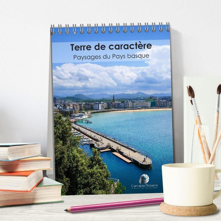 Produktbild: Terre de caract&egrave;re - Paysages du Pays basque (Calendrier de bureau 2027 DIN A5 horizontal), CALVENDO calendrier mensuel