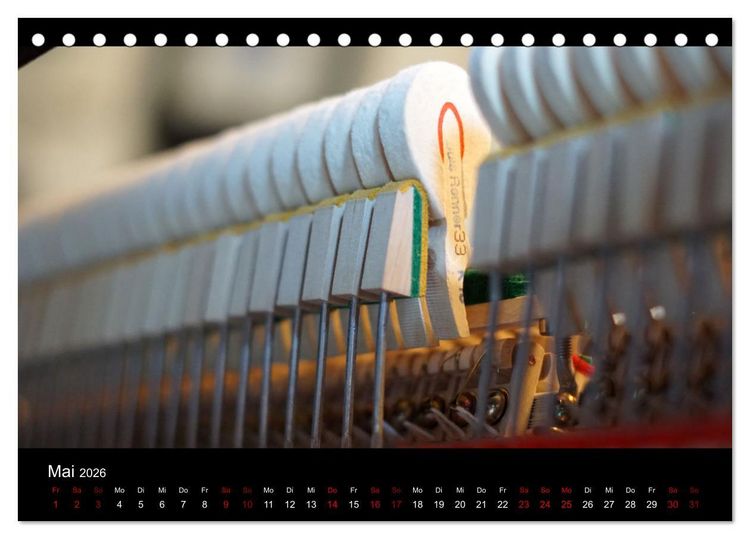 Produktbild: Klavier Momente (Tischkalender 2026 DIN A5 quer), CALVENDO Monatskalender