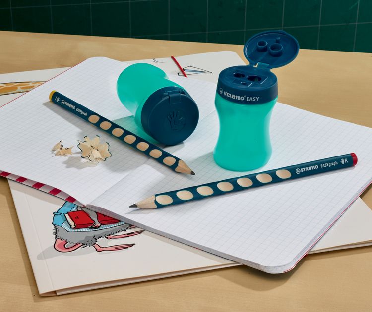 Produktbild: STABILO Ergonomischer Dreikant-Bleistift f&uuml;r Linksh&auml;nder -   EASYgraph in petrol - 2er Pack- H&auml;rtegrad HB