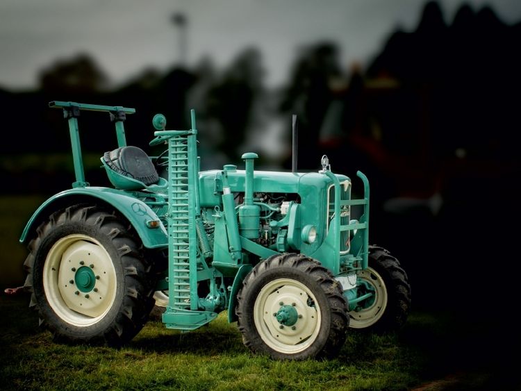 Produktbild: CALVENDO Puzzle Oldtimer Traktor MAN | 1000 Teile Lege-Gr&ouml;&szlig;e 64x48cm Foto-Puzzle f&uuml;r gl&uuml;ckliche Stunden
