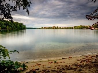 Produktbild: CALVENDO Puzzle Straussee mit Blick auf Strausberg 1000 Teile Puzzle quer | 1000 Teile Lege-Gr&ouml;&szlig;e 64 &times; 48 cm Foto-Puzzle f&uuml;r gl&uuml;ckliche Stunden