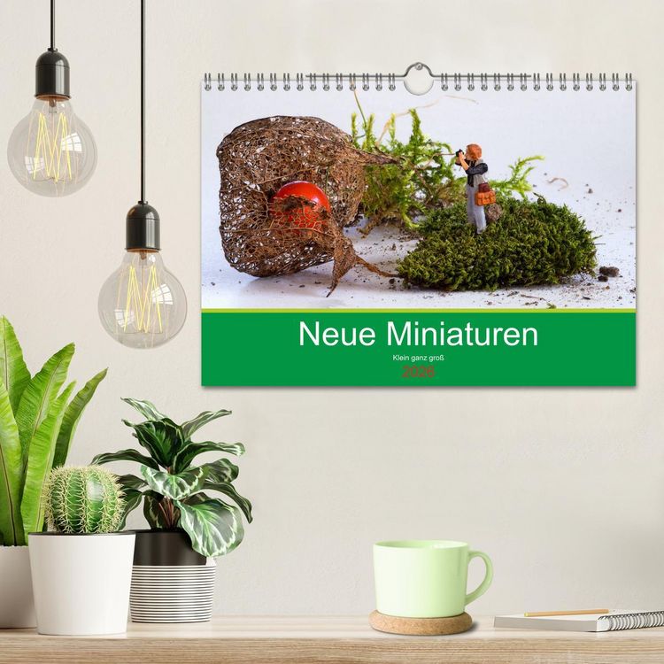 Produktbild: Neue Miniaturen - Klein ganz gro&szlig; 2.0 (Wandkalender 2026 DIN A4 quer), CALVENDO Monatskalender