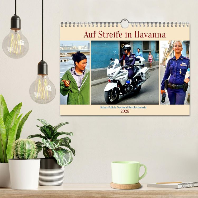 Produktbild: Auf Streife in Havanna - Kubas Policia Nacional Revolucionaria (Wandkalender 2026 DIN A4 quer), CALVENDO Monatskalender