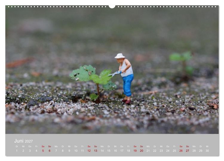 Produktbild: Das zweite Leben von Miniatur-Figuren (hochwertiger Premium Wandkalender 2027 DIN A2 quer), Kunstdruck in Hochglanz