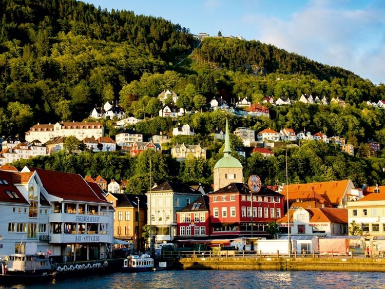 Produktbild: CALVENDO Puzzle Die Stadt Bergen in Norwegen | 1000 Teile Lege-Gr&ouml;&szlig;e 64x48cm Foto-Puzzle f&uuml;r gl&uuml;ckliche Stunden