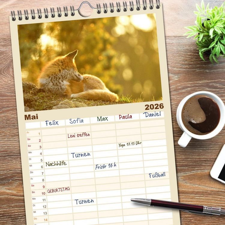 Produktbild: Familienplaner 2026 - Auf den Spuren der Stadtf&uuml;chse mit 5 Spalten (Wandkalender, 21 x 45 cm) CALVENDO