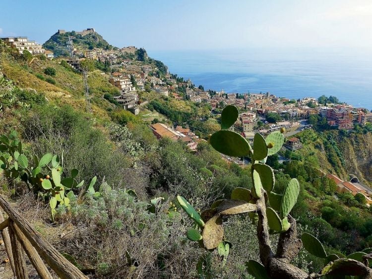 Produktbild: CALVENDO Puzzle Blick vom Bergdorf Castelmola auf Taormina | 1000 Teile Lege-Gr&ouml;&szlig;e 64x48cm Foto-Puzzle f&uuml;r gl&uuml;ckliche Stunden