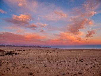 Produktbild: CALVENDO Puzzle Ein Motiv aus dem Kalender Namibia - Atemberaubende Landschaften und Impressionen | 1000 Teile Lege-Gr&ouml;&szlig;e 64 &times; 48 cm Foto-Puzzle f&uuml;r gl&uuml;ckliche Stunden