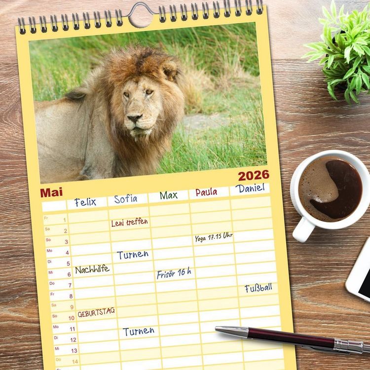 Produktbild: Familienplaner 2026 - Die Magie der K&ouml;nige der Tiere mit 5 Spalten (Wandkalender, 21 x 45 cm) CALVENDO