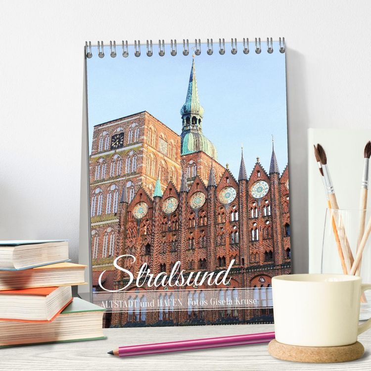 Produktbild: Stralsund - Altstadt und Hafen (Tischkalender 2026 DIN A5 hoch), CALVENDO Monatskalender