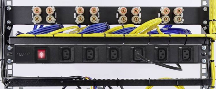 Produktbild: Sygonix SY-6736982 Steckdosenleiste 19 Zoll 6fach Schwarz Schutzkontakt 1St.
