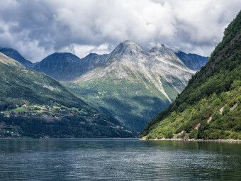 Produktbild: CALVENDO Puzzle Blick auf dem Storfjord | 1000 Teile Lege-Gr&ouml;&szlig;e 64x48cm Foto-Puzzle f&uuml;r gl&uuml;ckliche Stunden