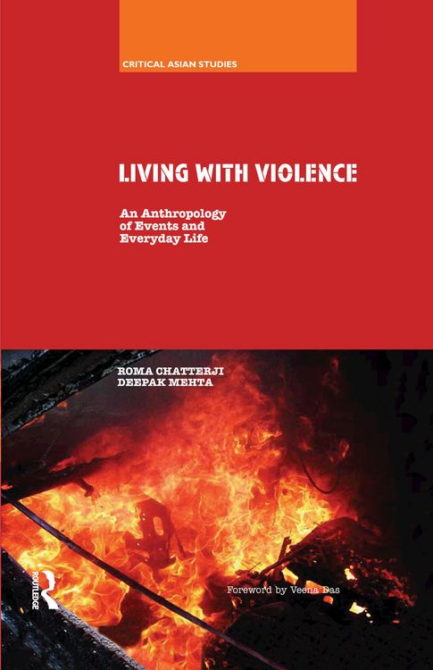 Produktbild: Living With Violence