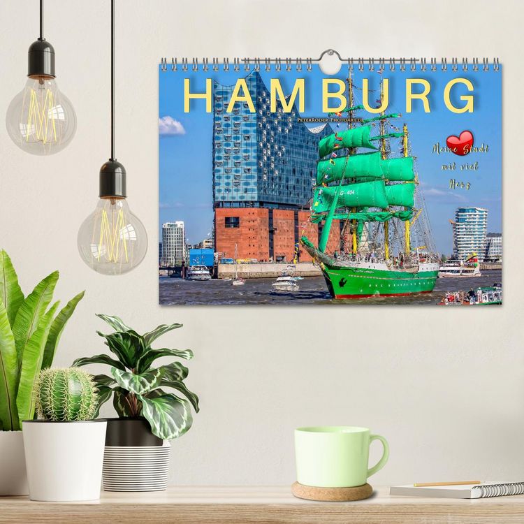 Produktbild: Hamburg - meine Stadt mit viel Herz (Wandkalender 2026 DIN A4 quer), CALVENDO Monatskalender