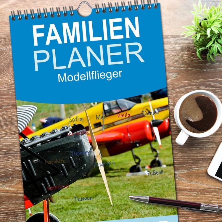 Produktbild: Familienplaner 2026 - Modellflieger mit 5 Spalten (Wandkalender, 21 x 45 cm) CALVENDO