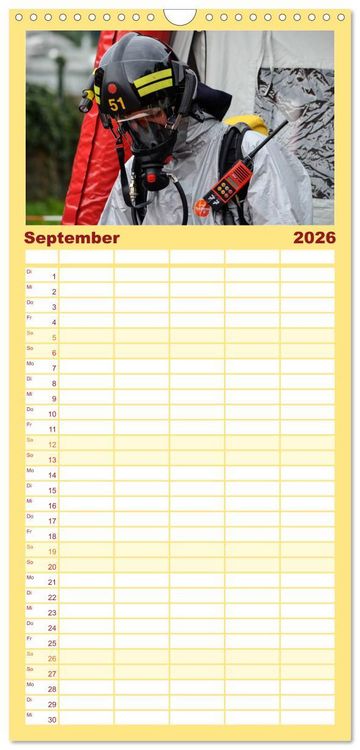 Produktbild: Familienplaner 2026 - FEUERWEHR IM EINSATZ mit 5 Spalten (Wandkalender, 21 x 45 cm) CALVENDO