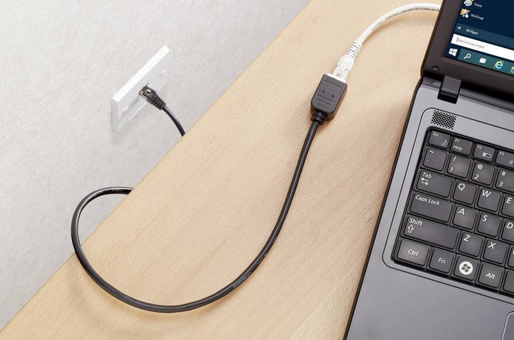 Produktbild: Renkforce RF-4394127 RJ45 Patchkabel CAT 5e F/UTP 5.00 m Schwarz Verl&auml;ngerungskabel mit Rastnasenschutz, vergoldete Steckkontakte 1 St.