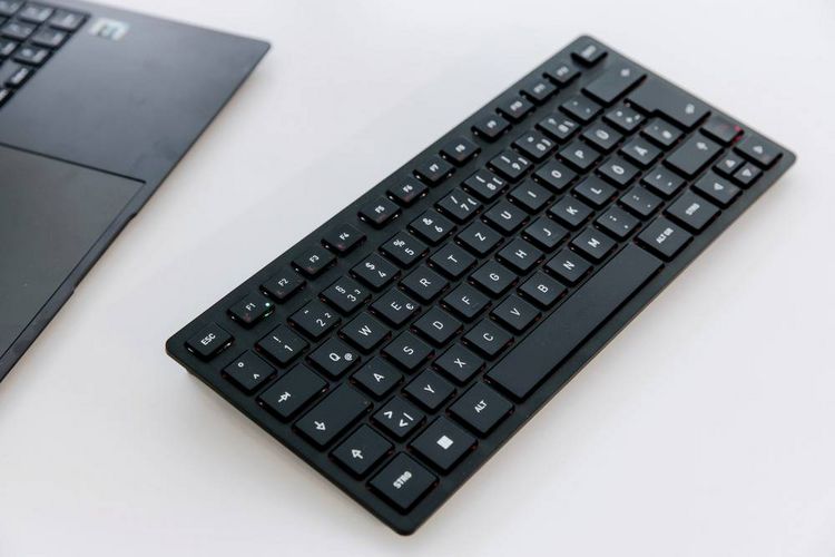 Produktbild: CHERRY KW 9200 MINI USB, Funk, Bluetooth&reg; Tastatur Deutsch, QWERTZ Schwarz Abnehmbares Kabel