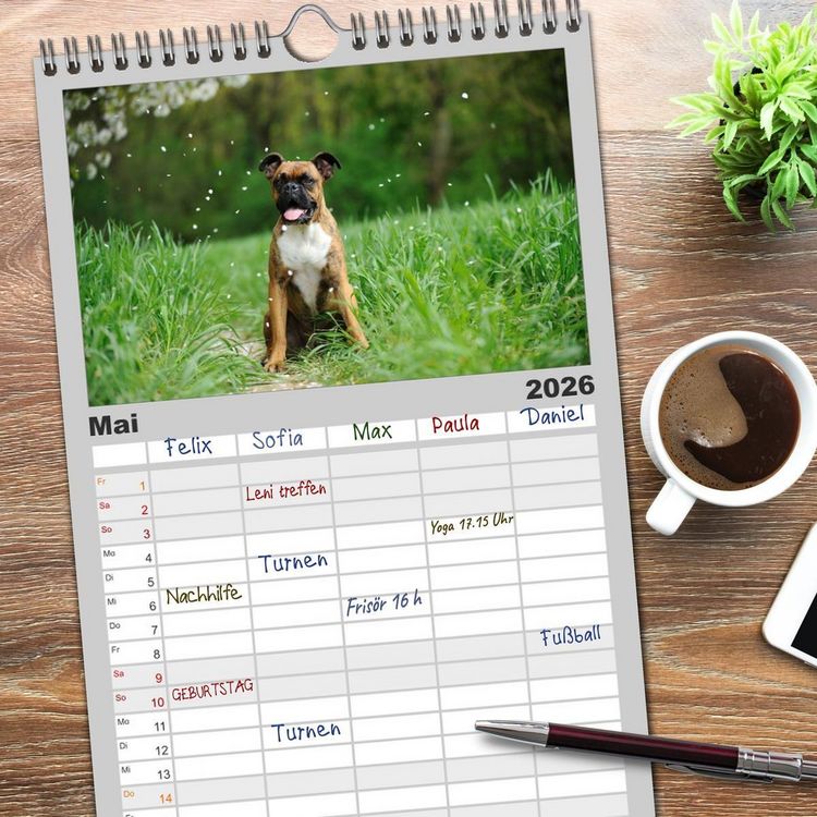 Produktbild: Familienplaner 2026 - Gut - besser - Boxer mit 5 Spalten (Wandkalender, 21 x 45 cm) CALVENDO