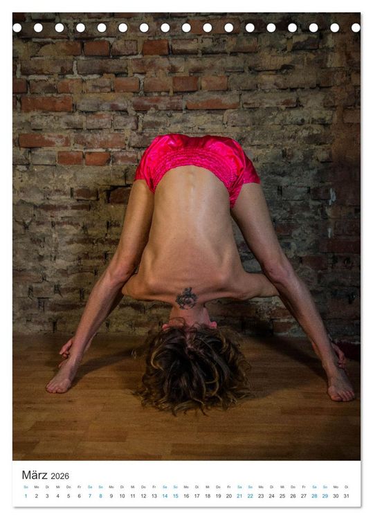 Produktbild: female fighter - Kampfsportlerinnen - pink shorts (Tischkalender 2026 DIN A5 hoch), CALVENDO Monatskalender