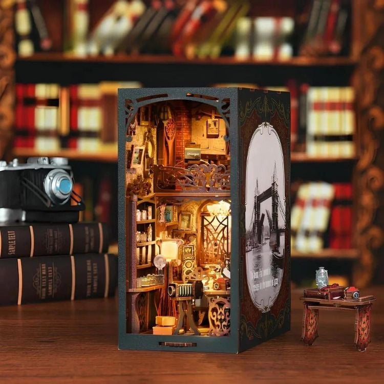 Produktbild: FiguredArt YM02 - DIY Book Nook, Dunkelkammer, Puzzle 168 Teile, Miniatur-Diorama