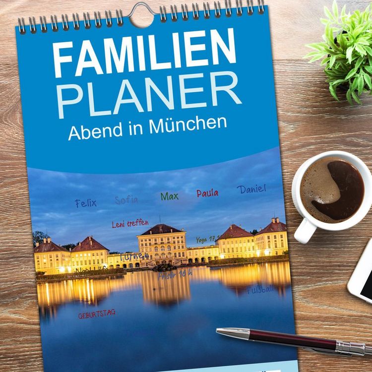 Produktbild: Familienplaner 2026 - Abend in M&uuml;nchen mit 5 Spalten (Wandkalender, 21 x 45 cm) CALVENDO