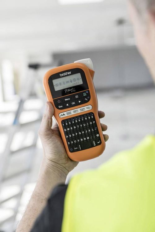 Produktbild: Brother P-touch E110 Beschriftungsger&auml;t Geeignet f&uuml;r Schriftband: TZe 3.5 mm, 6 mm, 9 mm, 12 mm