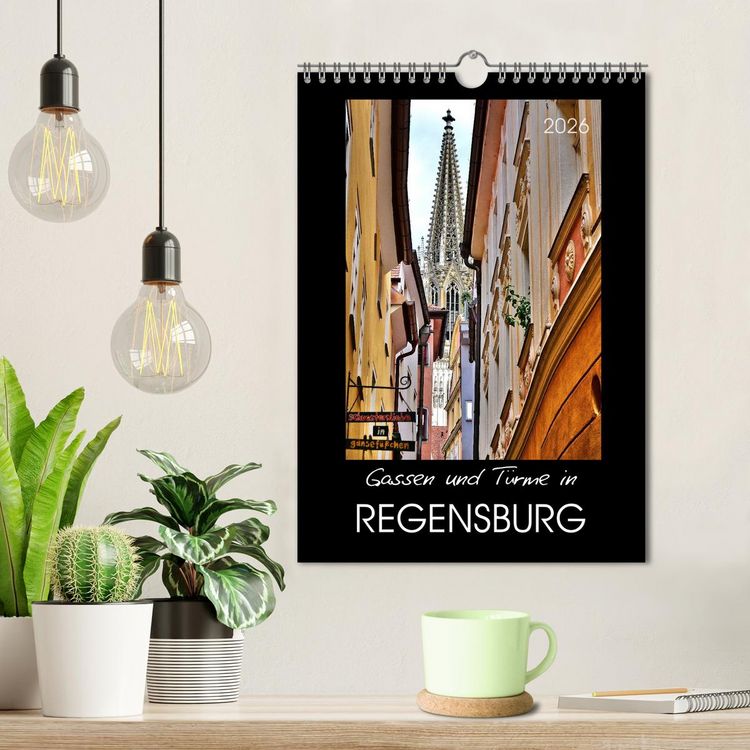 Produktbild: Gassen und T&uuml;rme in Regensburg (Wandkalender 2026 DIN A4 hoch), CALVENDO Monatskalender