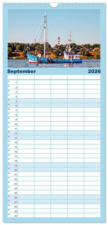 Produktbild: Familienplaner 2026 - Maritime Augenblicke - Fischkutter mit 5 Spalten (Wandkalender, 21 x 45 cm) CALVENDO