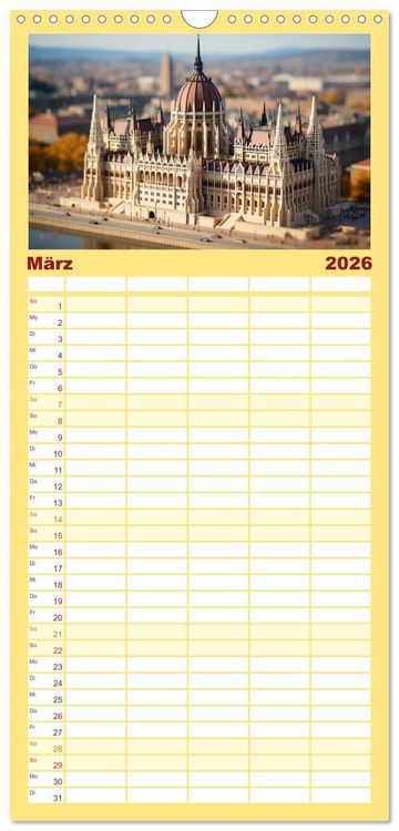 Produktbild: Familienplaner 2026 - Urlaub in Miniatur mit 5 Spalten (Wandkalender, 21 x 45 cm) CALVENDO