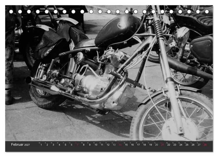 Produktbild: east Rider - Biker und Bikes aus der DDR (Tischkalender 2027 DIN A5 quer), CALVENDO Monatskalender