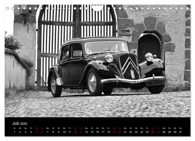 Produktbild: Citro&euml;n 11 CV Traction Avant in schwarzweiss (Wandkalender 2025 DIN A4 quer), CALVENDO Monatskalender