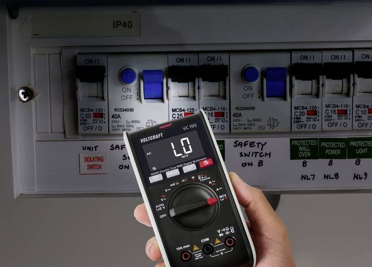 Produktbild: VOLTCRAFT VC195 Hand-Multimeter LoZ TRMS CAT III 600V Anzeige (Counts): 60000