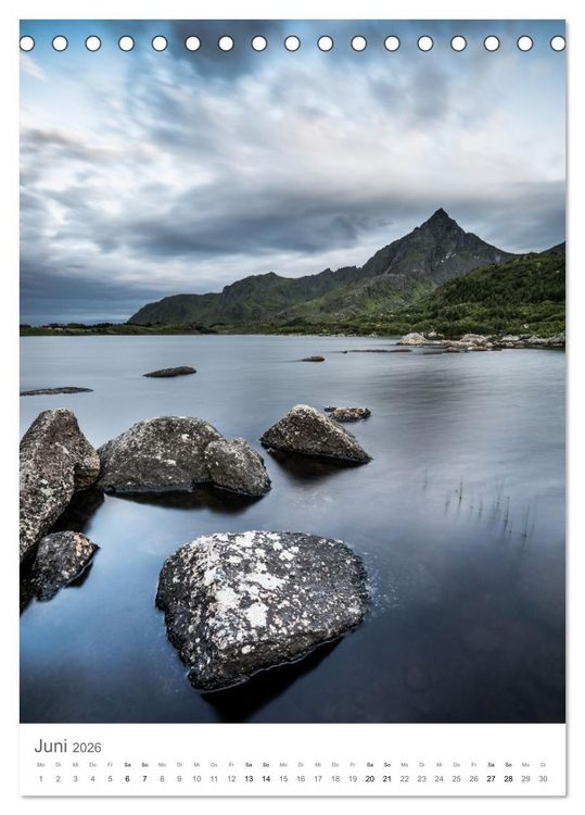 Produktbild: Die Lofoten &ndash; Landschaftsfotografien aus Nordnorwegen (Tischkalender 2026 DIN A5 hoch), CALVENDO Monatskalender