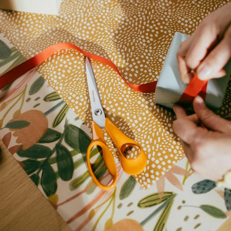 Produktbild: Fiskars Universalschere Classic Universal-Bastel- und Stoffschere, 21cm, Rechtsh&auml;nder