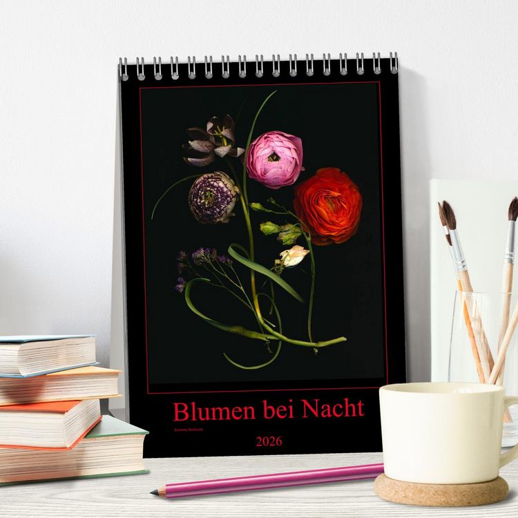 Produktbild: Blumen bei Nacht (Tischkalender 2026 DIN A5 hoch), CALVENDO Monatskalender