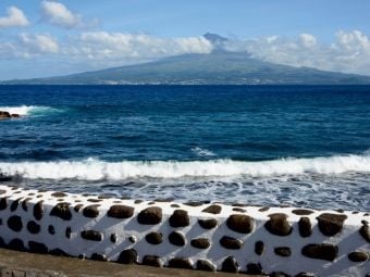 Produktbild: CALVENDO Puzzle Faial - Blick auf Pico | 1000 Teile Lege-Gr&ouml;&szlig;e 64x48cm Foto-Puzzle f&uuml;r gl&uuml;ckliche Stunden