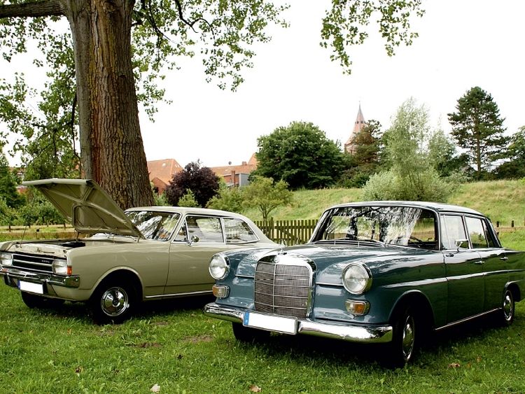 Produktbild: CALVENDO Puzzle Oldtimer aller Art | 1000 Teile Lege-Gr&ouml;&szlig;e 64x48cm Foto-Puzzle f&uuml;r gl&uuml;ckliche Stunden